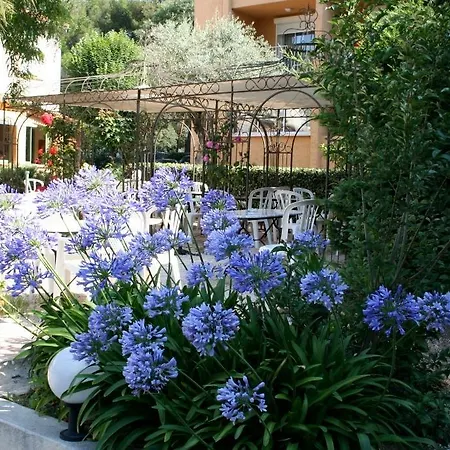 Le Petit Nice 2* Saint-Cyr-sur-Mer